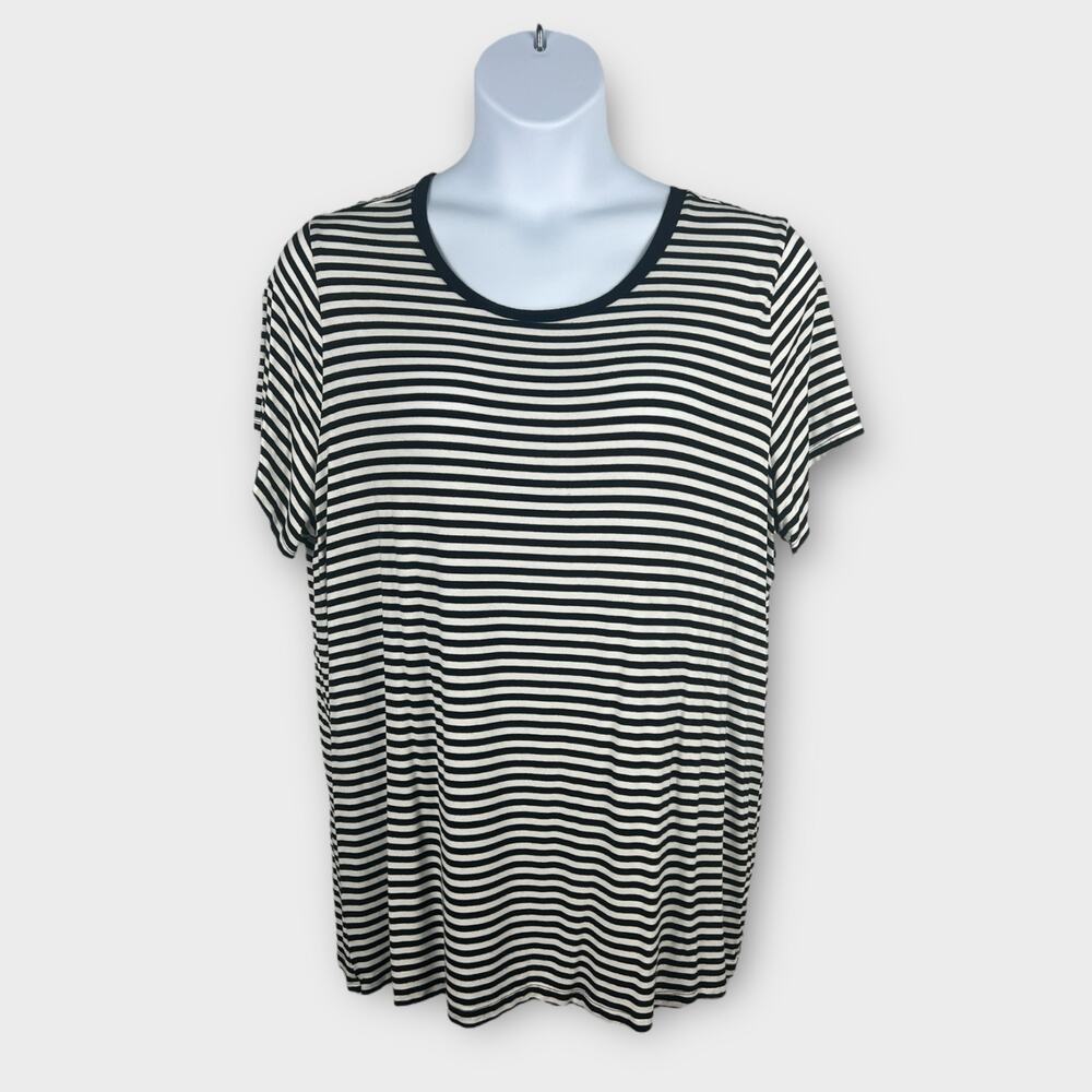 Torrid super soft knits round neck black white‎ horizontal stripe t-shirt top 3X